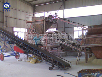 小型有機肥濕法造粒現場