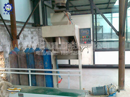 新型有機(jī)肥濕法造粒現(xiàn)場